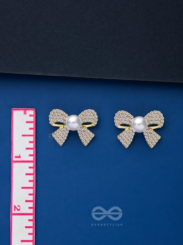 KNOT-A-LOT - GOLDEN PEARL SPARKLING STUDS