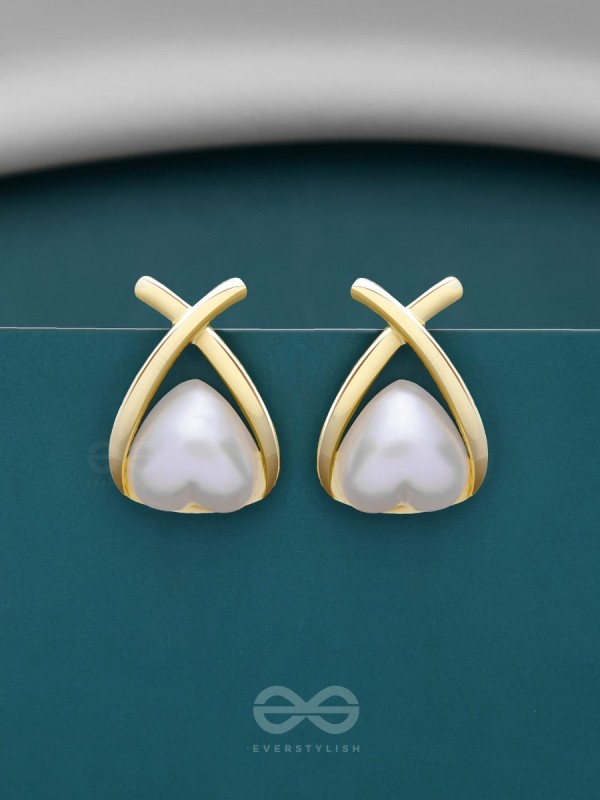 ENTANGLED IN LOVE - CASUAL GOLDEN STUDS