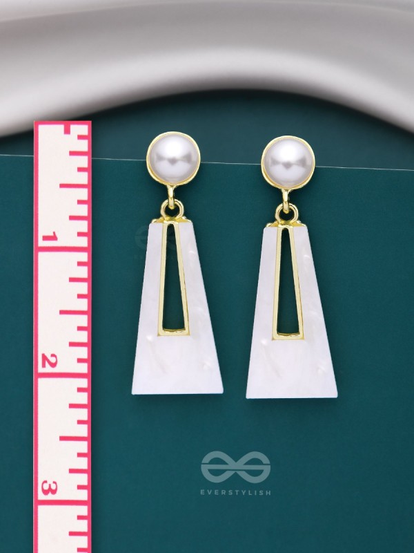 A SASS A DAY - WHITE & GOLDEN DROP EARRINGS 