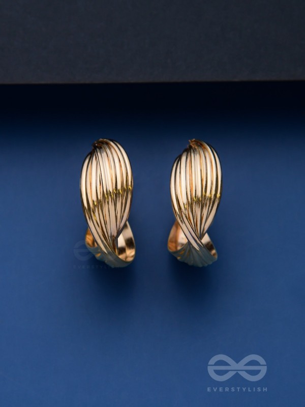 LEVELING IT UP - STATEMENT GOLDEN HOOPS