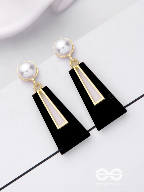A SASS A DAY - BLACK & GOLDEN DROP EARRINGS 