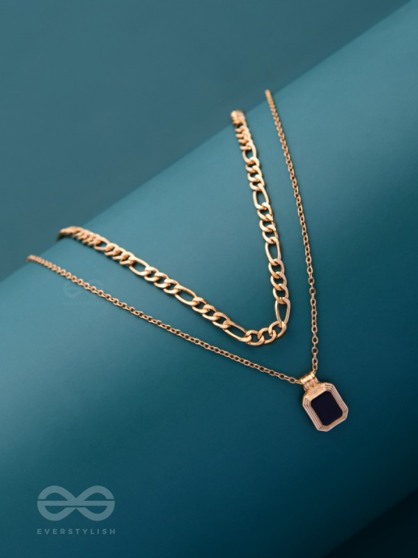 OUT OF THE DARK - BLACK MULTILAYERED NECKPIECE