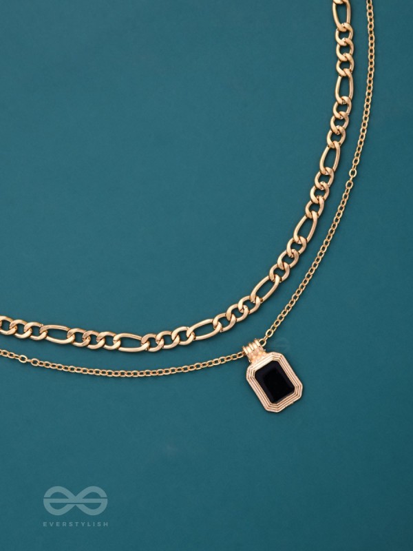 OUT OF THE DARK - BLACK MULTILAYERED NECKPIECE