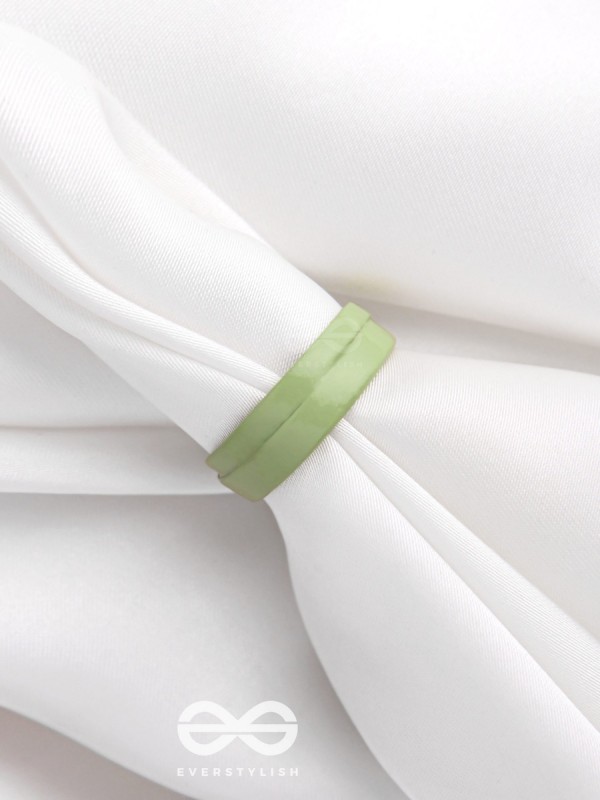 MY MINTY LUSH - ADJUSTABLE ACRYLIC RING