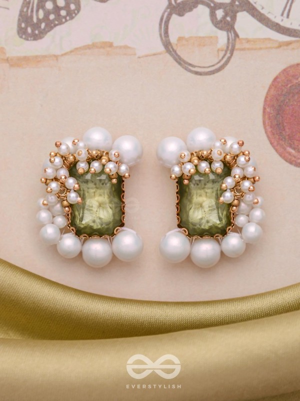 Varkshya - The Shining Forest - Green Pearl Stud Earrings