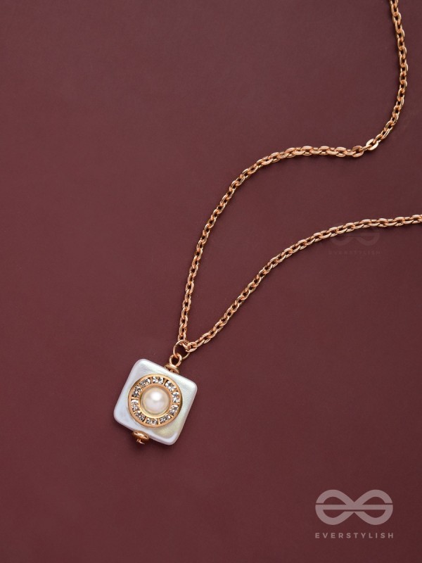 Vanilla Ice Dream - Casual White Neckpiece With Anti-Tarnish Coating 