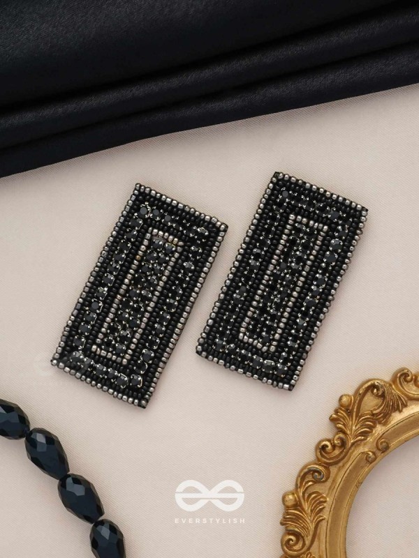 KSHAPA - NIGHT OF POETS - BEADS EMBROIDERED EARRINGS