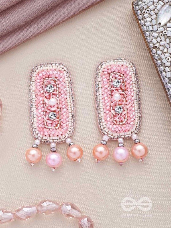 VAPUSHA - MARVELLOUS BEAUTY - SEQUINS, CUT DANA AND BEADS EMBROIDERED EARRINGS