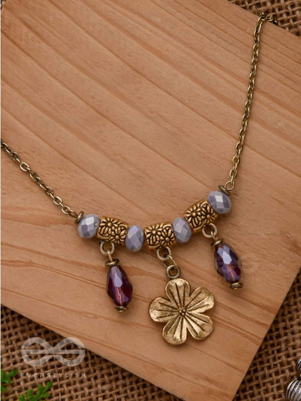 THE  GARDEN GRACE - CASUAL & ELEGANT NECKPIECE