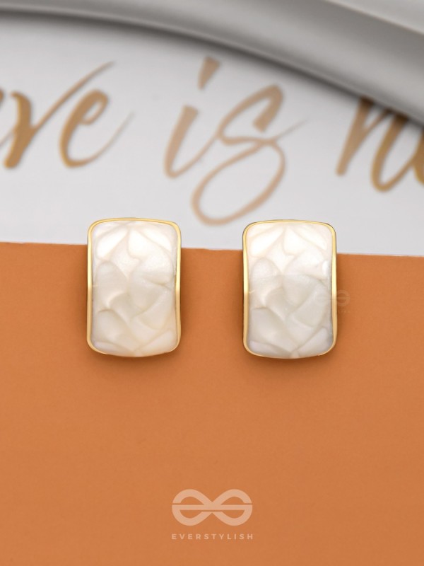THE CLASSIC RADIANCE  - GOLDEN ENAMELLED STUD EARRINGS (WHITE)