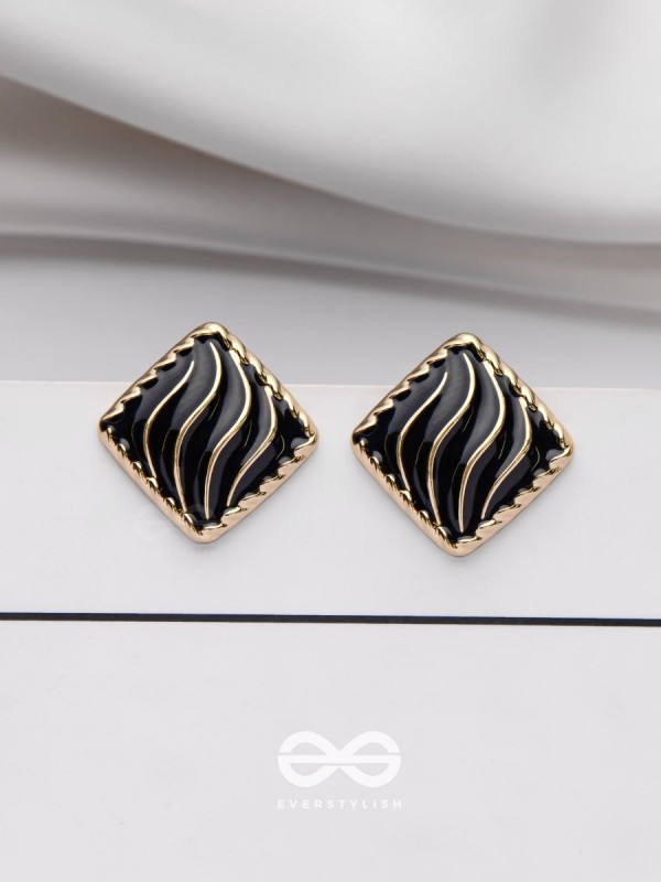 MODERN DELIGHTS - GOLDEN EMBELLISHED STUD EARRINGS (BLACK)