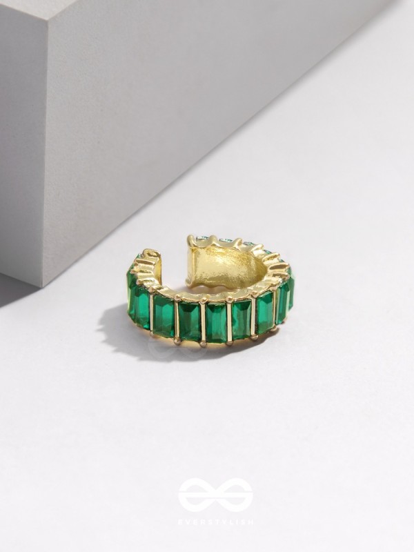 SPARKLING HALO - GOLDEN EMBELLISHED RING (GREEN)