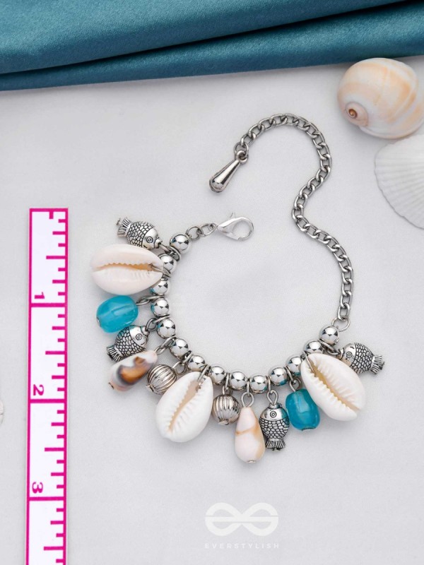 SEA'S TEMPTATIONS - OXIDISED EMBELLISHED BRACELET