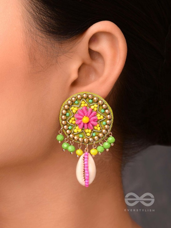 VAARIJA - THE  SEASHELL GALA - SHELL AND BEADS EMBROIDERED EARRINGS