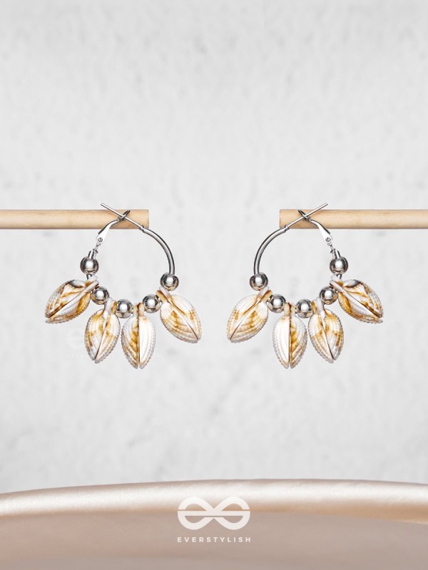 MERMAID'S SHELL MAGIC - SILVER HOOP EARRINGS