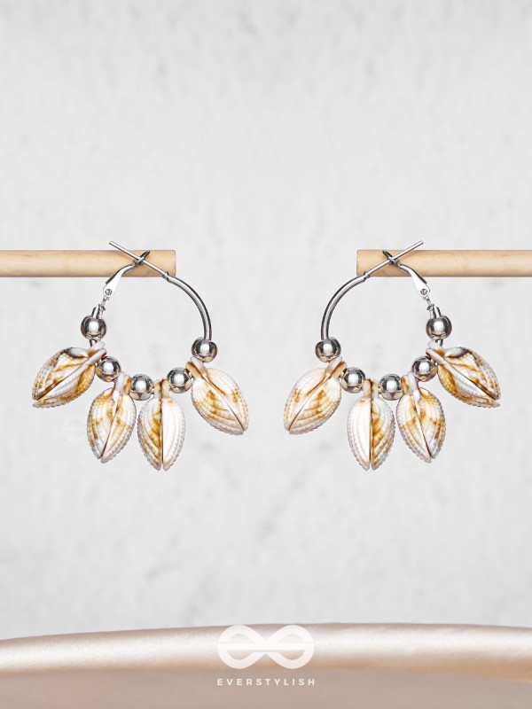 MERMAID'S SHELL MAGIC - SILVER HOOP EARRINGS