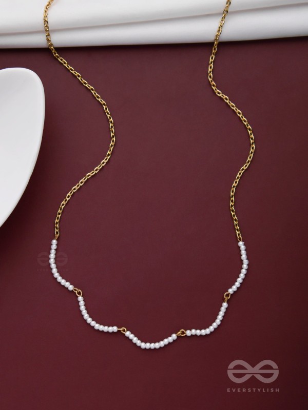 Pure Pearl Radiance - Casual Golden Neckpiece With Anti-Tarnish Coating 