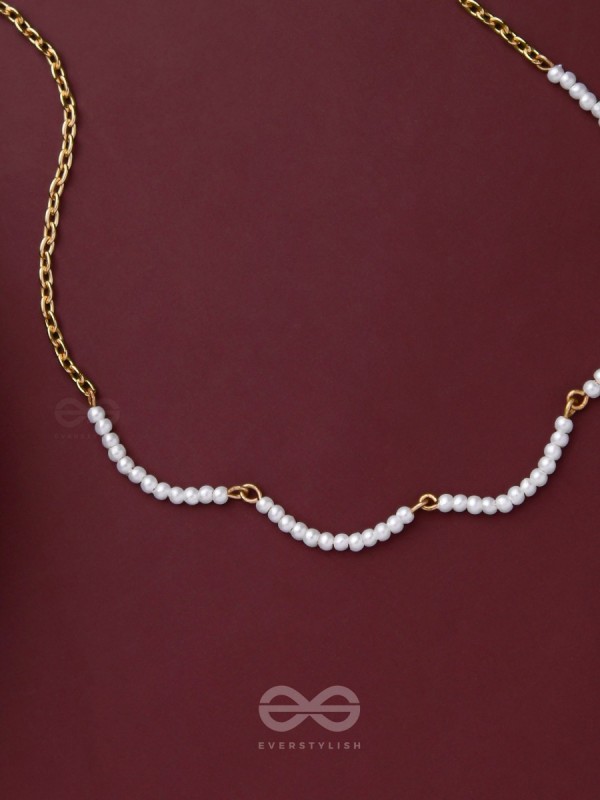 Pure Pearl Radiance - Casual Golden Neckpiece With Anti-Tarnish Coating 