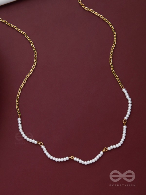 Pure Pearl Radiance - Casual Golden Neckpiece With Anti-Tarnish Coating 