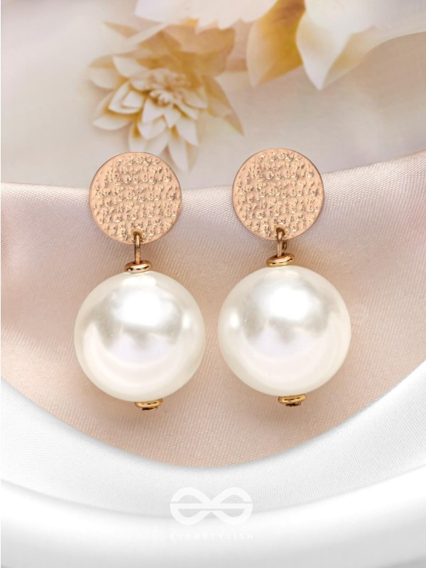 THE CLASSIC LUSTRE - PEARL DROP EARRINGS