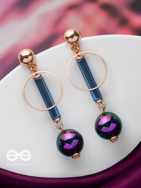 GALAXY SPARKLES - GOLDEN EMBELLISHED EARRINGS