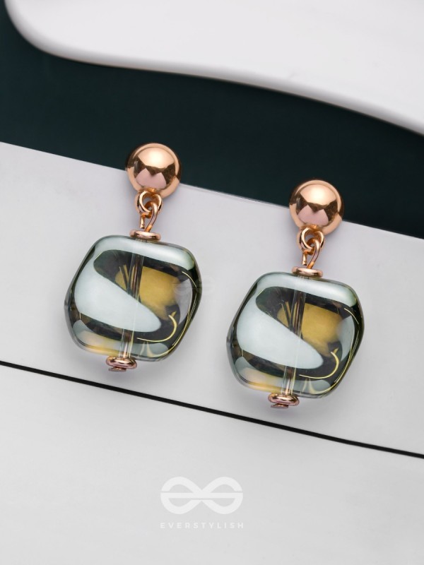 SMOKEY ELEGANCE - GOLDEN EMBELLISHED EARRINGS