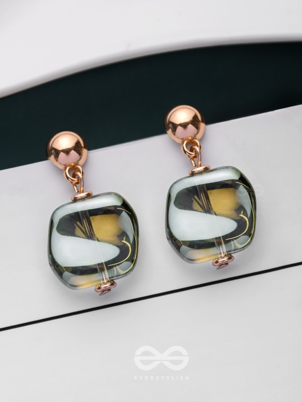 SMOKEY ELEGANCE - GOLDEN EMBELLISHED EARRINGS