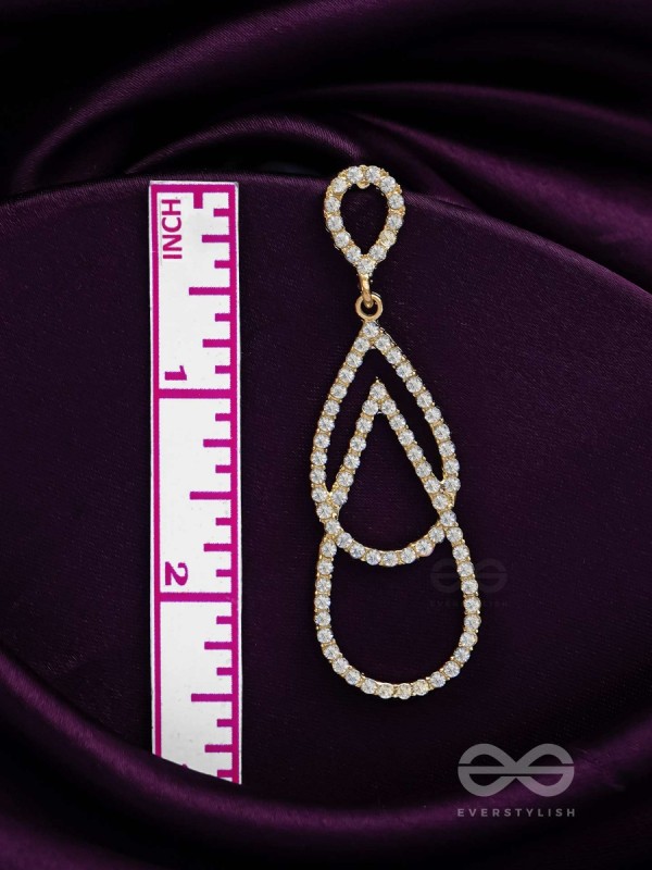 DROP IT LIKE IT'S HOT - STATEMENT GOLDEN EARRINGS