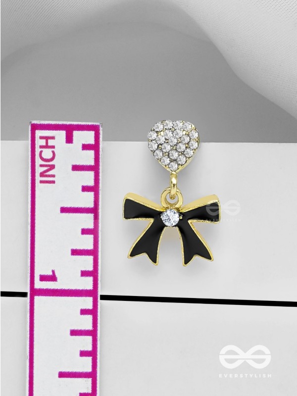 BOW TO THE NIGHT - GOLDEN AND BLACK EMBELLISHED EARRINGS