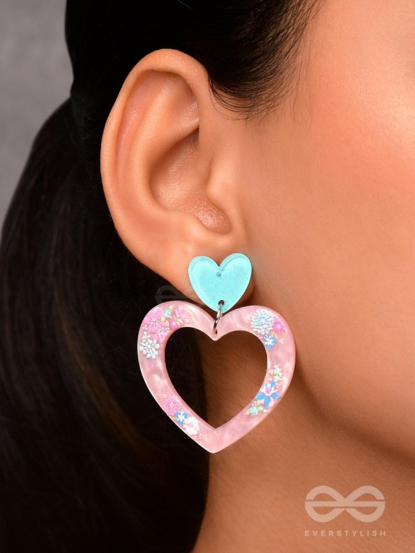 FALLIN' IN LOVE - PINK AND BLUE ACRYLIC EARRINGS