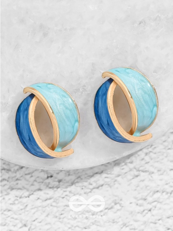 THE BLUE BAUBLES - GOLDEN ENAMELLED STUD EARRINGS