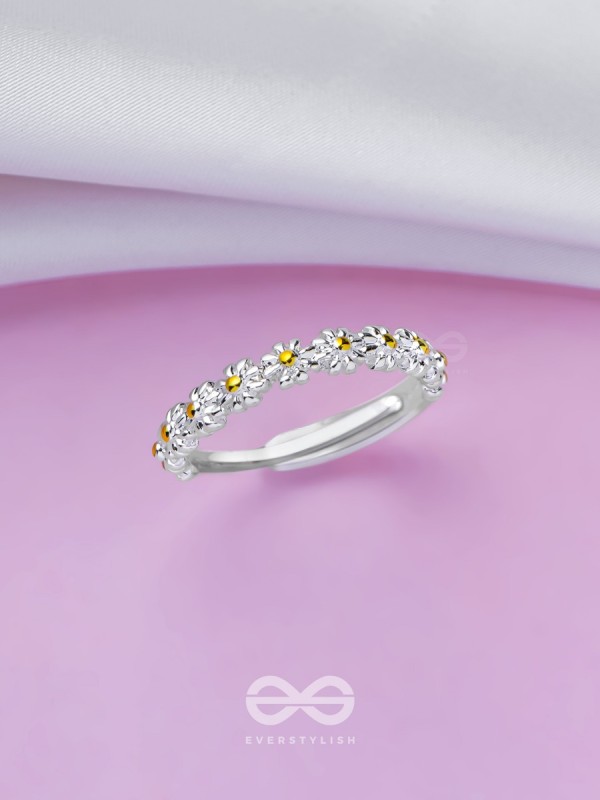 DAISY DREAMS - SILVER RING (ADJUSTABLE)