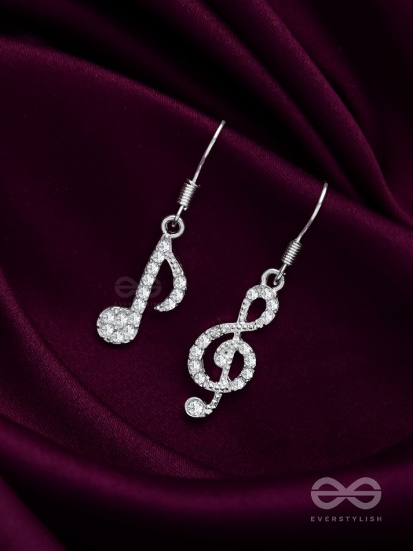 THE MUSICAL NOTES - SILVER SPARKLING EARRINGS
