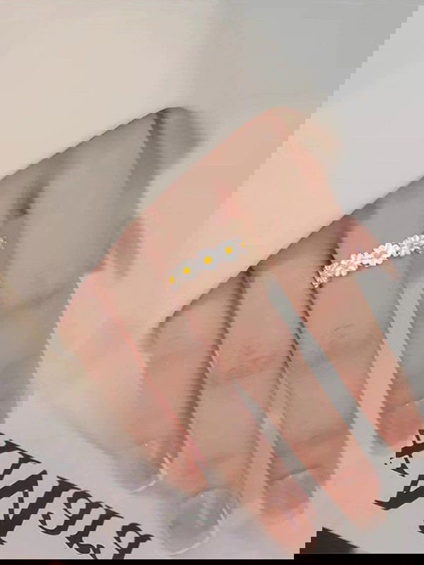 DAISY MEADOWS - SILVER EMBELLISHED RING (ADJUSTABLE)