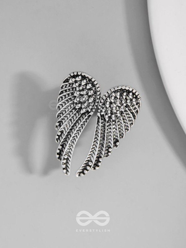 MIDNIGHT RAVEN WING - STATEMENT SILVER RING (ADJUSTABLE)