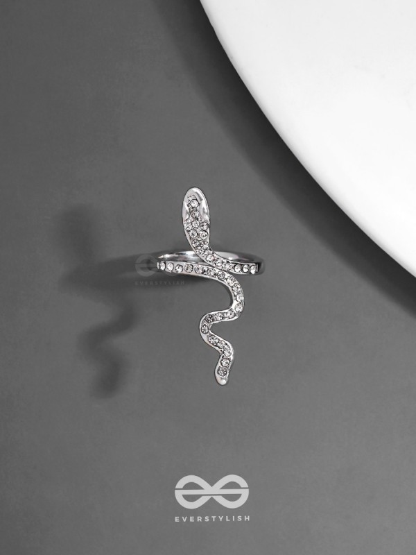 STUDDED SLYTHERIN - STATEMENT SILVER RING (ADJUSTABLE)