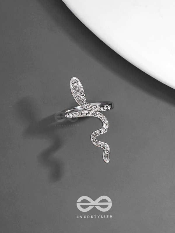 STUDDED SLYTHERIN - STATEMENT SILVER RING (ADJUSTABLE)