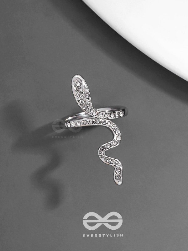 STUDDED SLYTHERIN - STATEMENT SILVER RING (ADJUSTABLE)