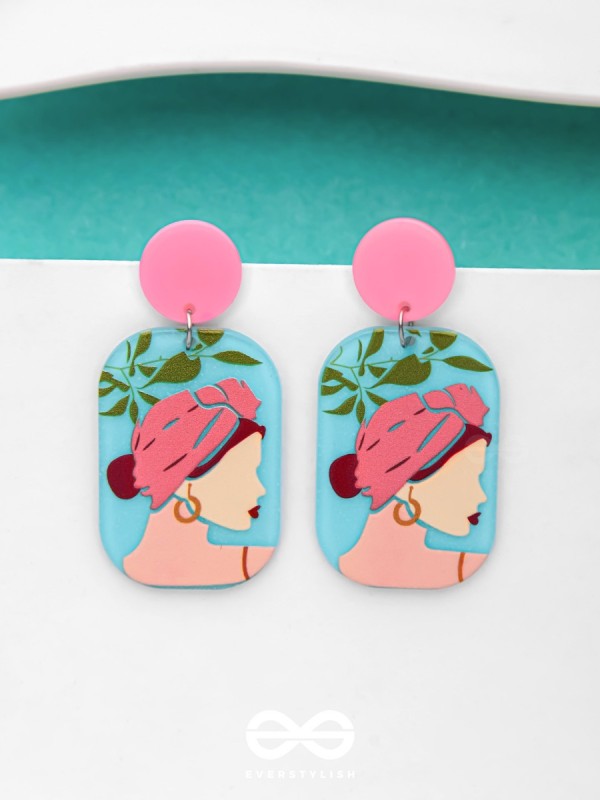 DIVA IN A DREAM - STATEMENT ACRYLIC EARRINGS