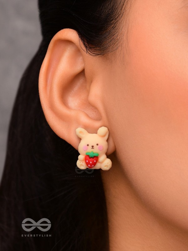 SCOOP 'N SNUGGLE - MISMATCHED ACRYLIC STUD EARRINGS