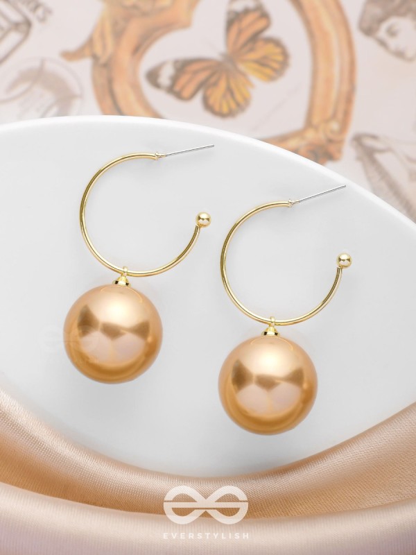 JINGLE BELL RADIANCE - GOLDEN EMBELLISHED PEARL EARRINGS