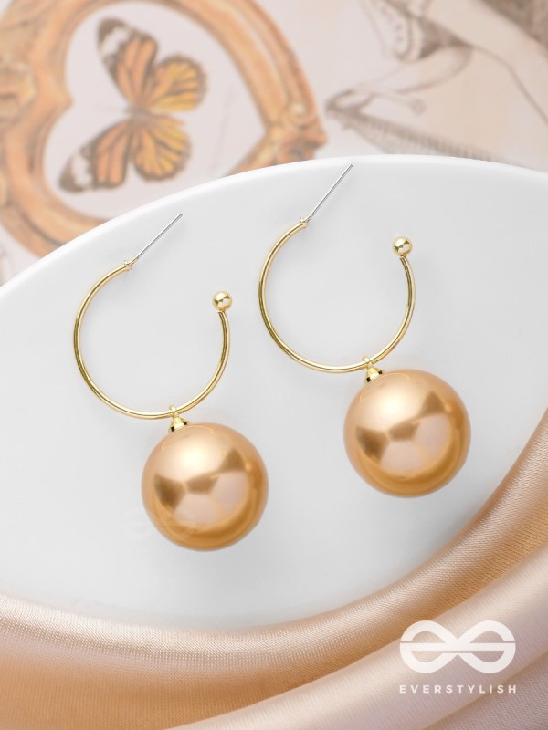 JINGLE BELL RADIANCE - GOLDEN EMBELLISHED PEARL EARRINGS