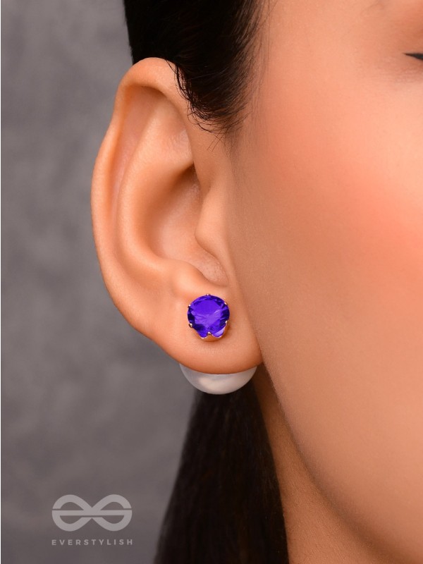 A MYSTIC PEARL - GOLDEN EMBELLISHED EARRINGS (DARK BLUE)