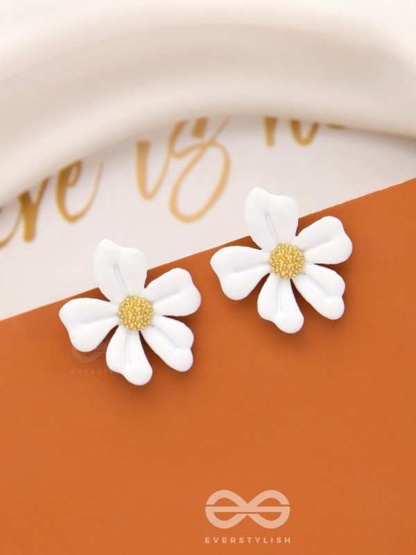 THE FLORAL FLING - GOLDEN AND WHITE ACRYLIC STUD EARRINGS