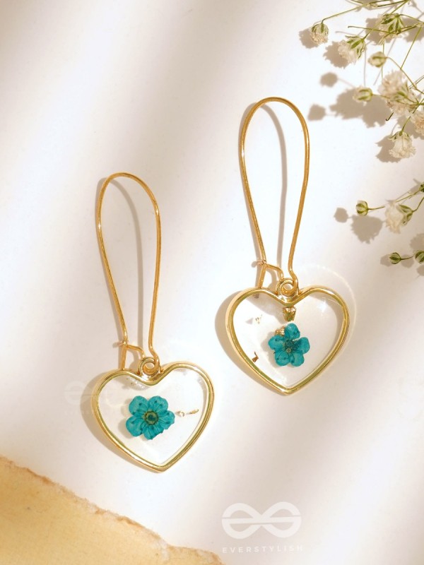 Heart Of Sky - Pressed Flower Resin Earrings