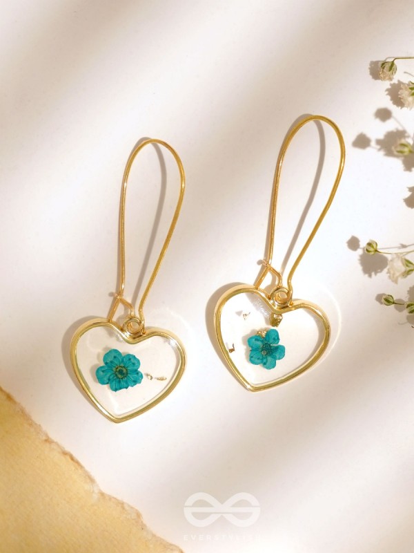 Heart Of Sky - Pressed Flower Resin Earrings