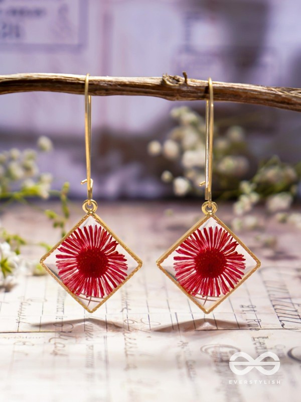 Scarlet's Garden - Pressed Flower Resin Earrings