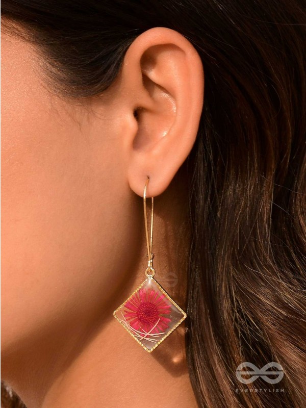 Scarlet's Garden - Pressed Flower Resin Earrings
