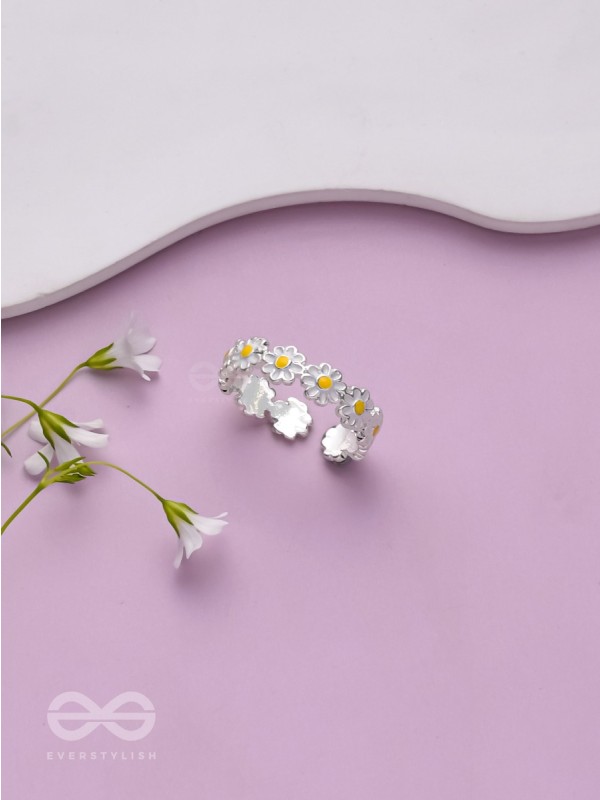 SUNSHINE DAISIES - SILVER RING (ADJUSTABLE)(Yellow)
