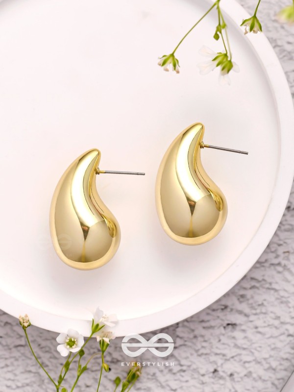 The Glistening Drops - Classy Golden Stud Earrings